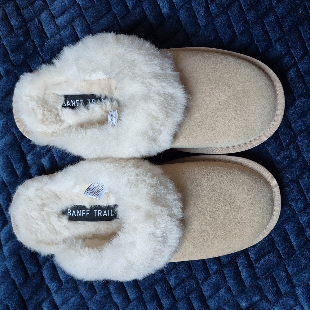 Banff Trail Tan Suede Faux Fur-Lined Slippers Size 8, New With Tags - Picture 3 of 12